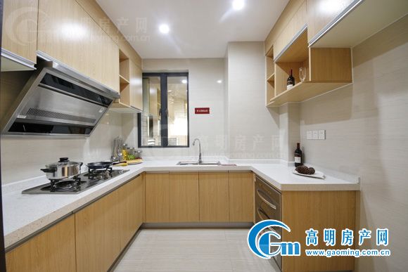 1座06单位三房两厅两卫户型约92㎡