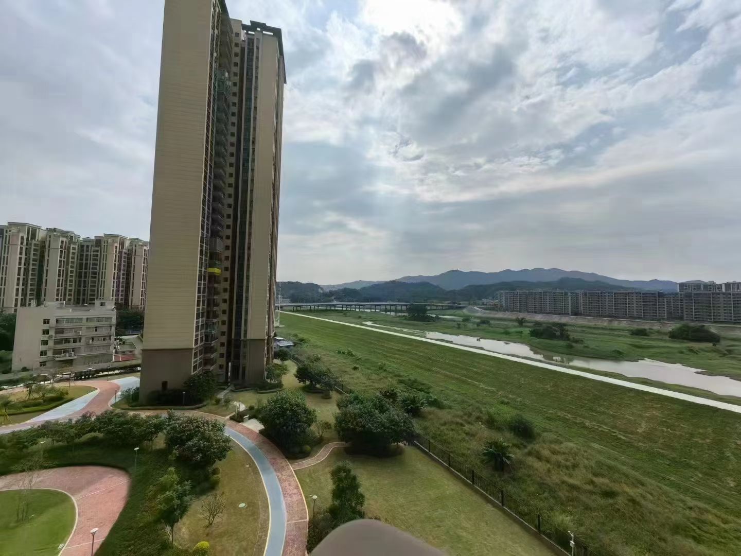 6888元起 珑熹水岸 全新加推7座 主打一个舒适 现房 免中介费欢迎咨询