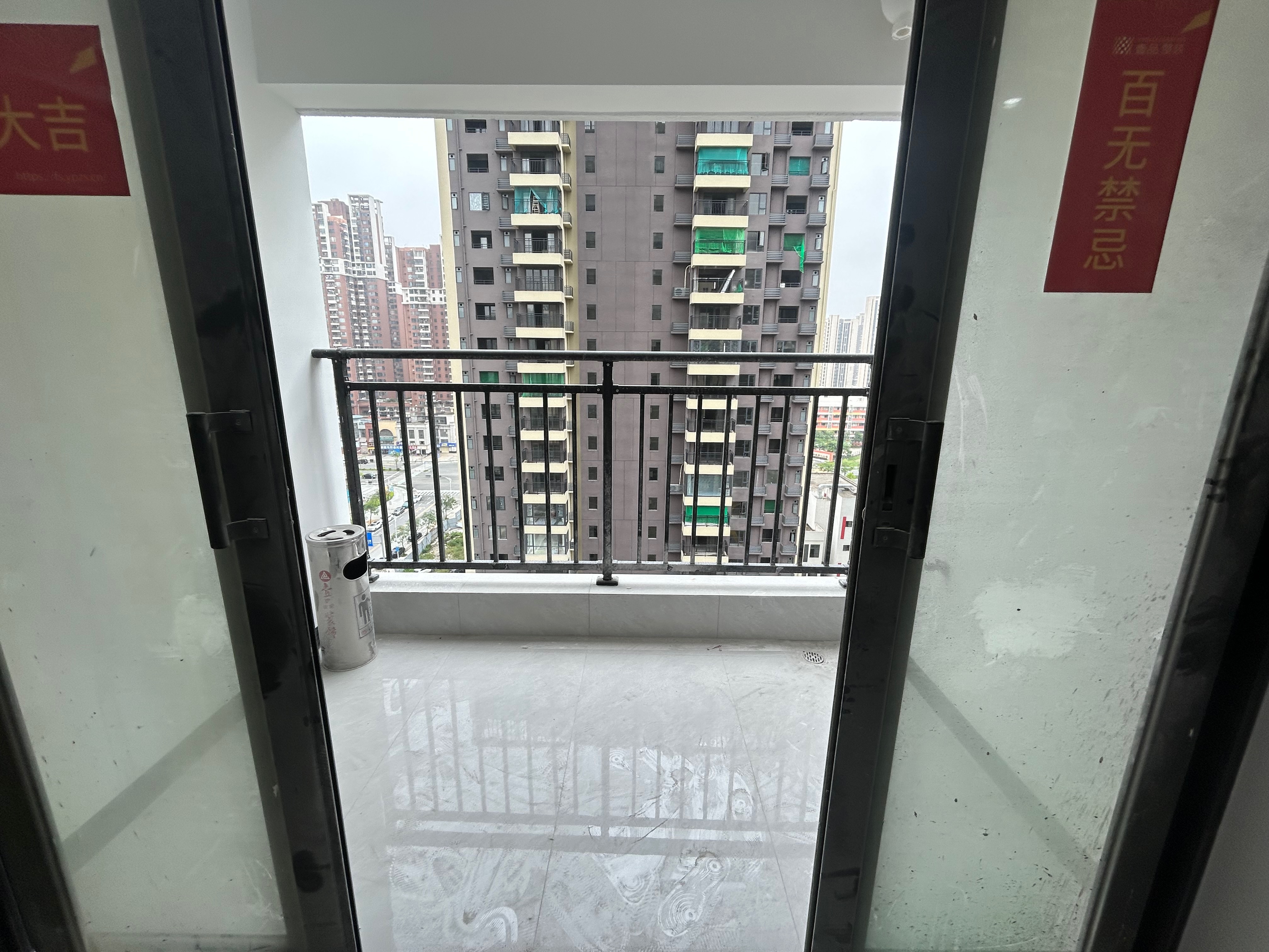 钧明城96方三房，全新装修未住过，全屋定制家私，中间靓楼层