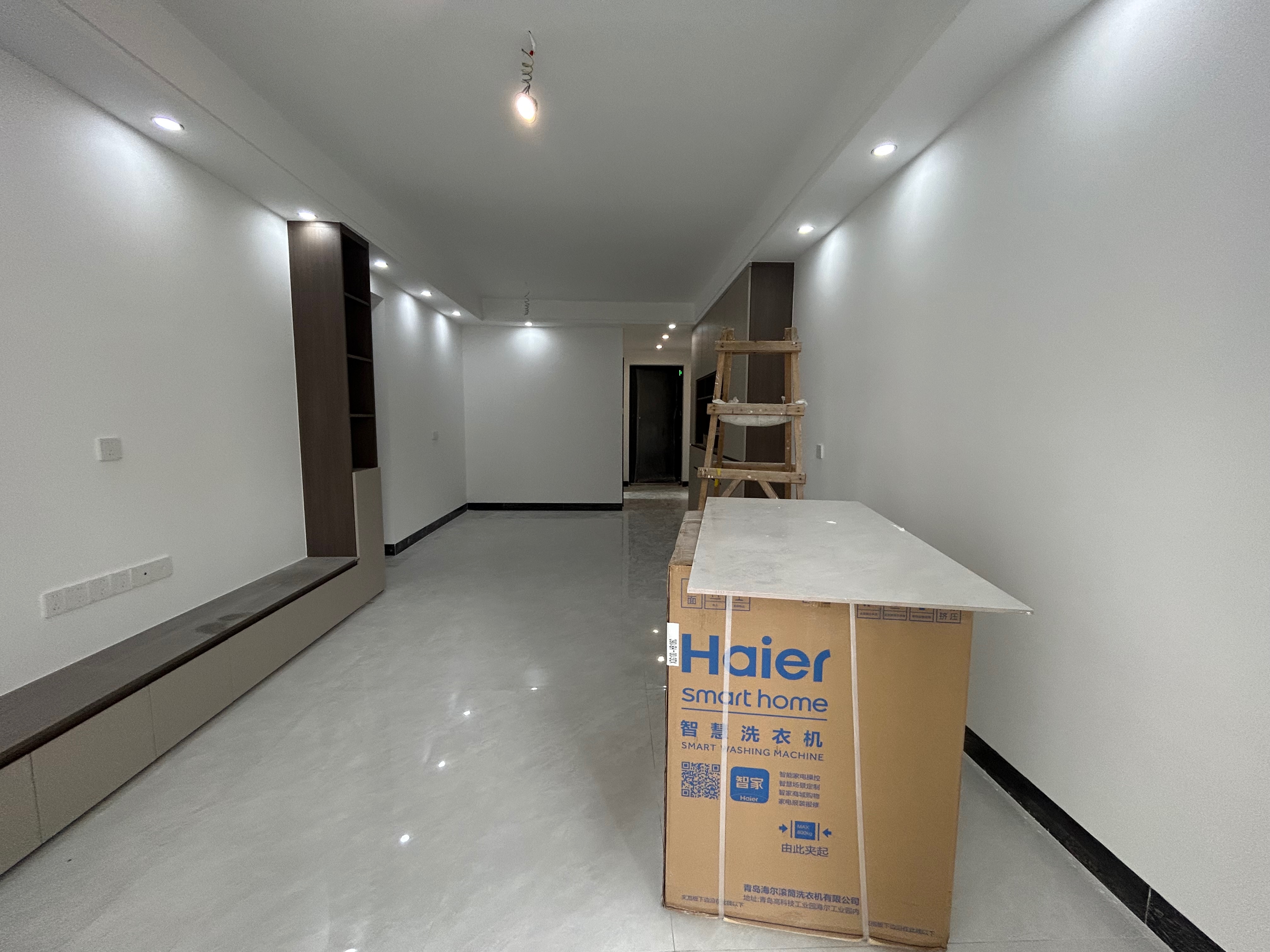 钧明城96方三房，全新装修未住过，全屋定制家私，中间靓楼层