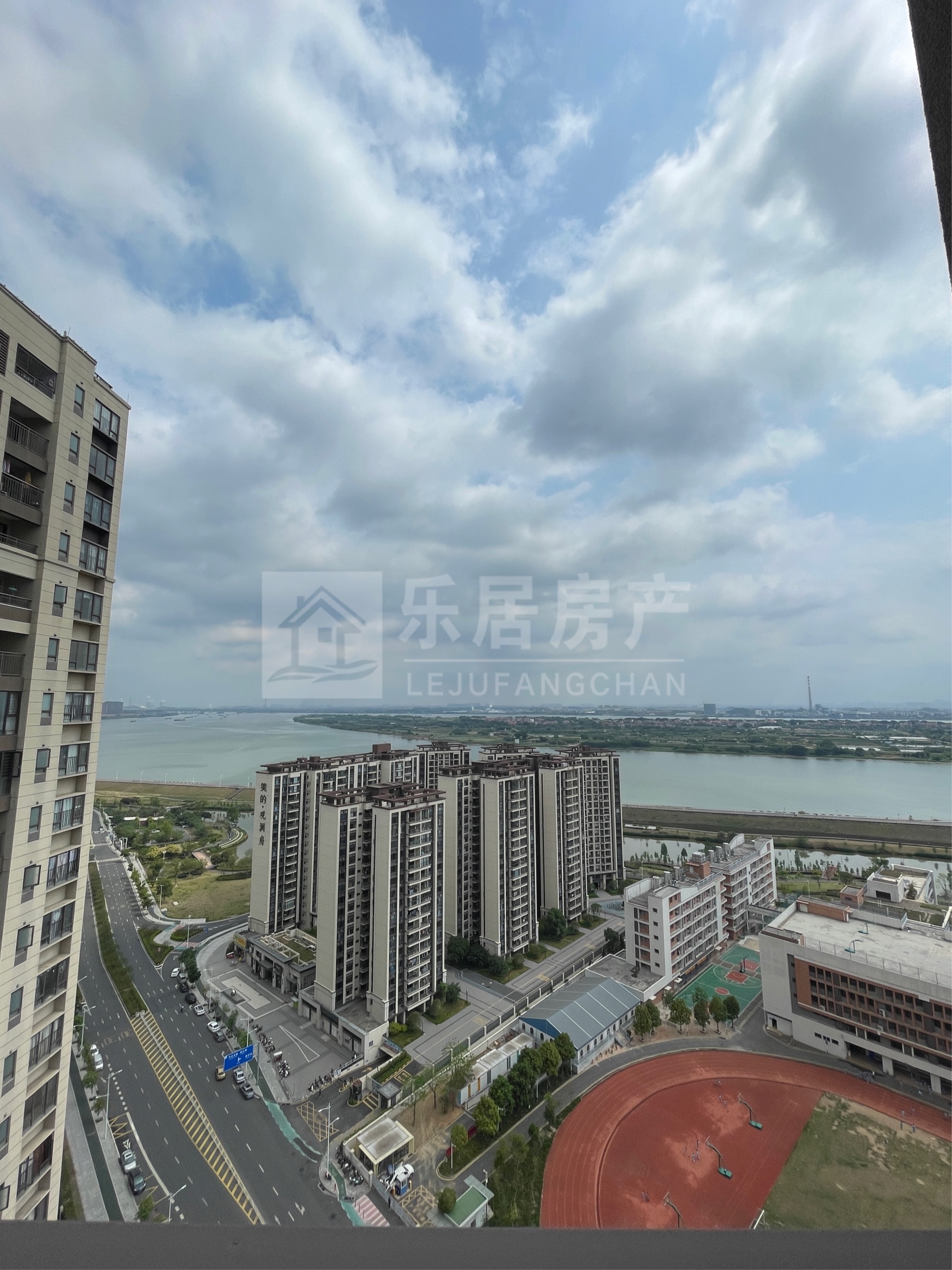 出售万科 美的 西江悦3室2厅2卫89平米65万住宅
