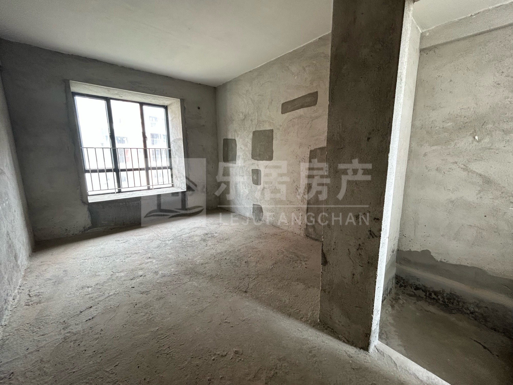 出售春江叠翠花园3室2厅2卫105平米47万住宅