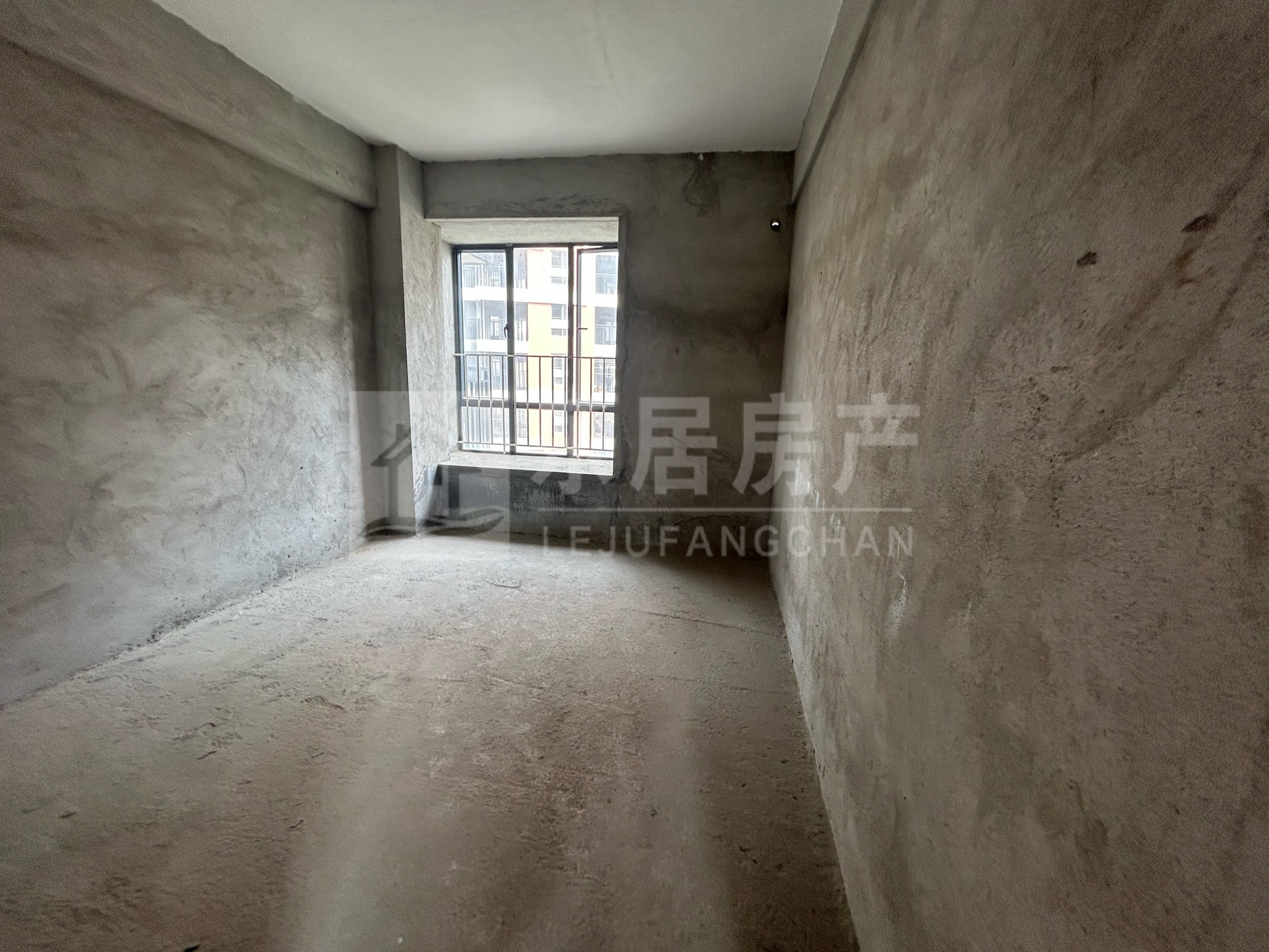 出售春江叠翠花园3室2厅2卫105平米47万住宅