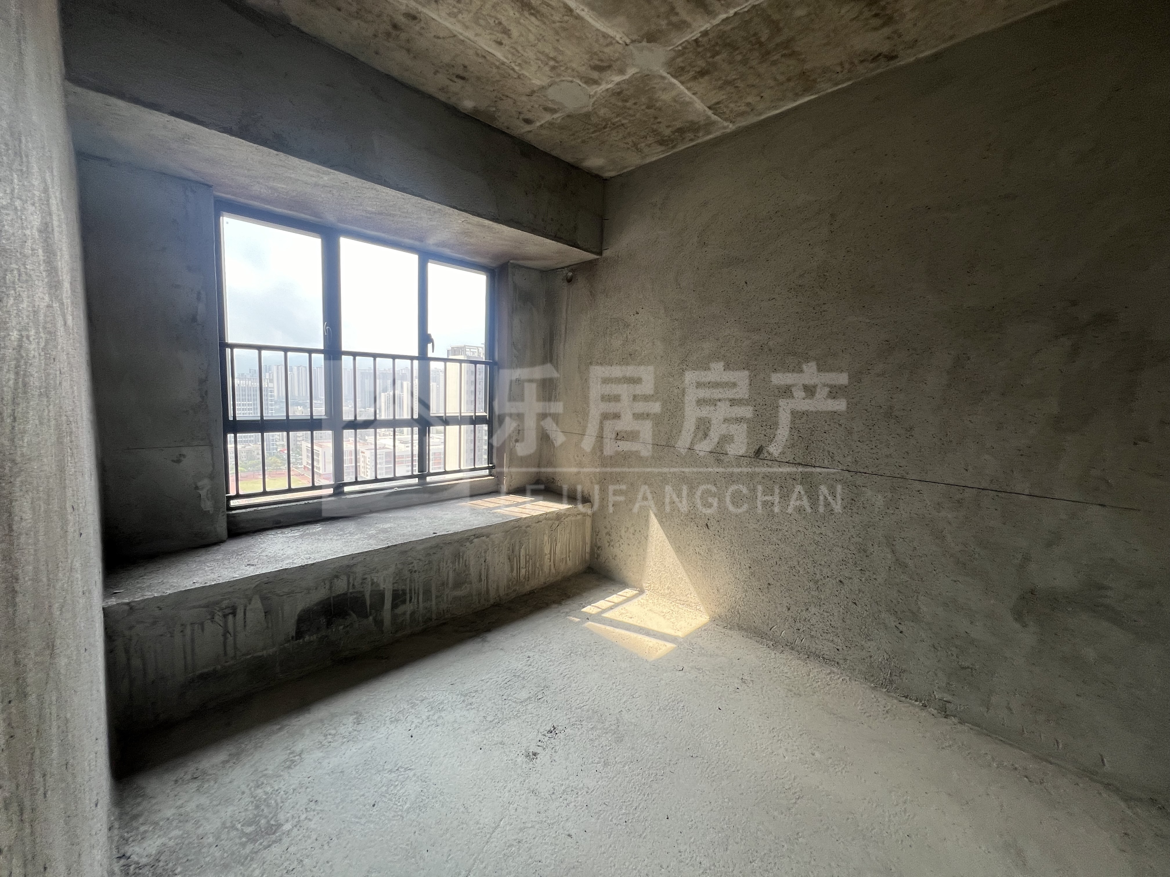 出售高明钧明城4室2厅2卫109平米96万住宅