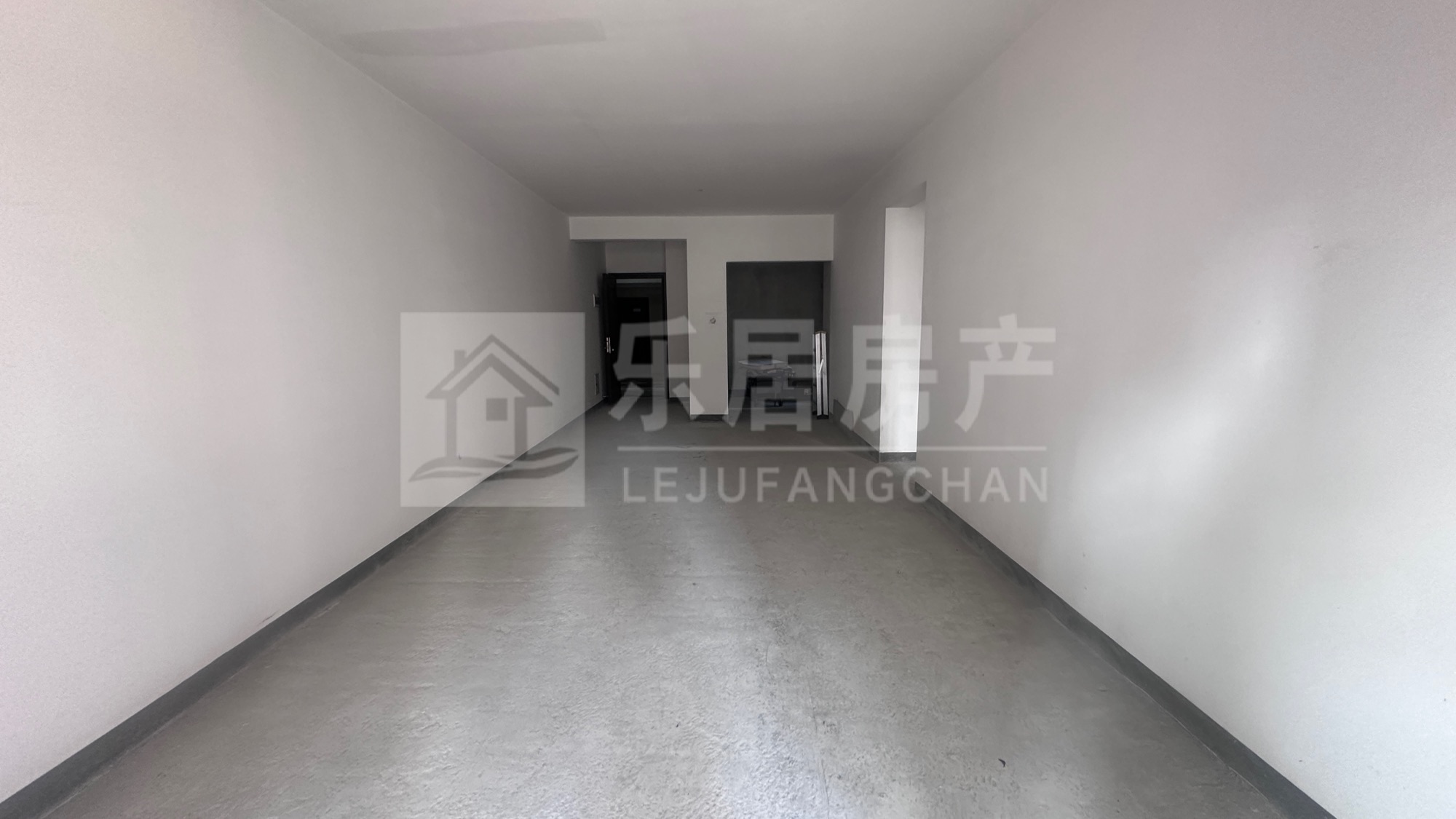 出售美的 明湖3室2厅2卫109平米69万住宅