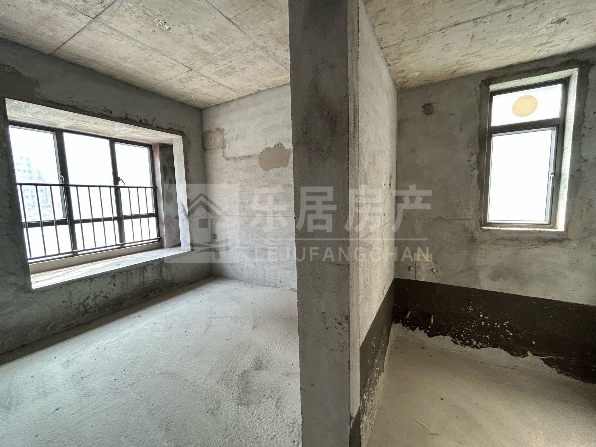 出售高明钧明城3室2厅2卫96平米67万住宅