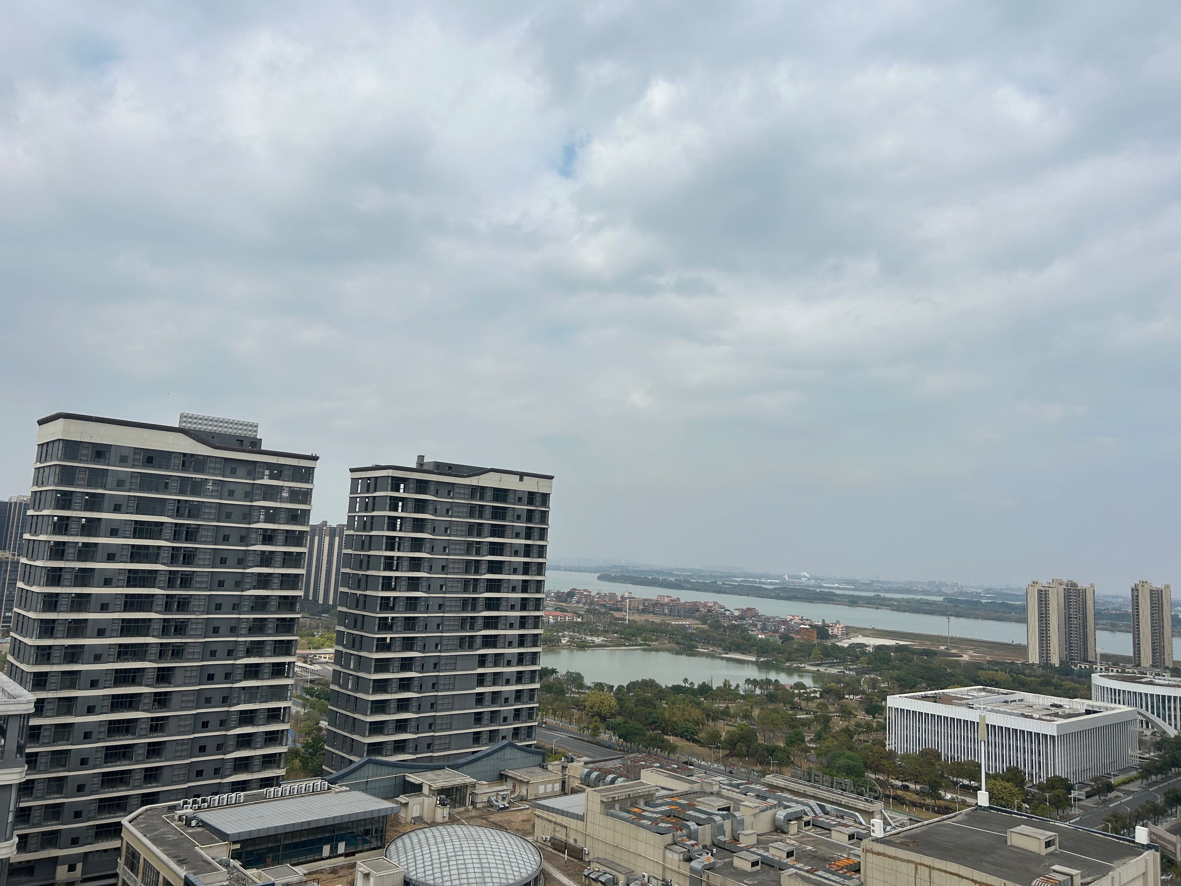 笋！钧明城四房，76万望江又望湖，户型方正，两梯四户，采光充足