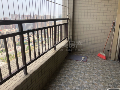 笋 西江新城成熟小区 阳台无遮挡 三房带精装 业主因出外发展 诚意出售