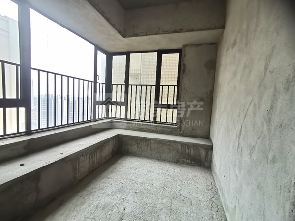 西江新城电梯洋房 靓楼层四房 面积超实用 采光透亮 看中价钱可议
