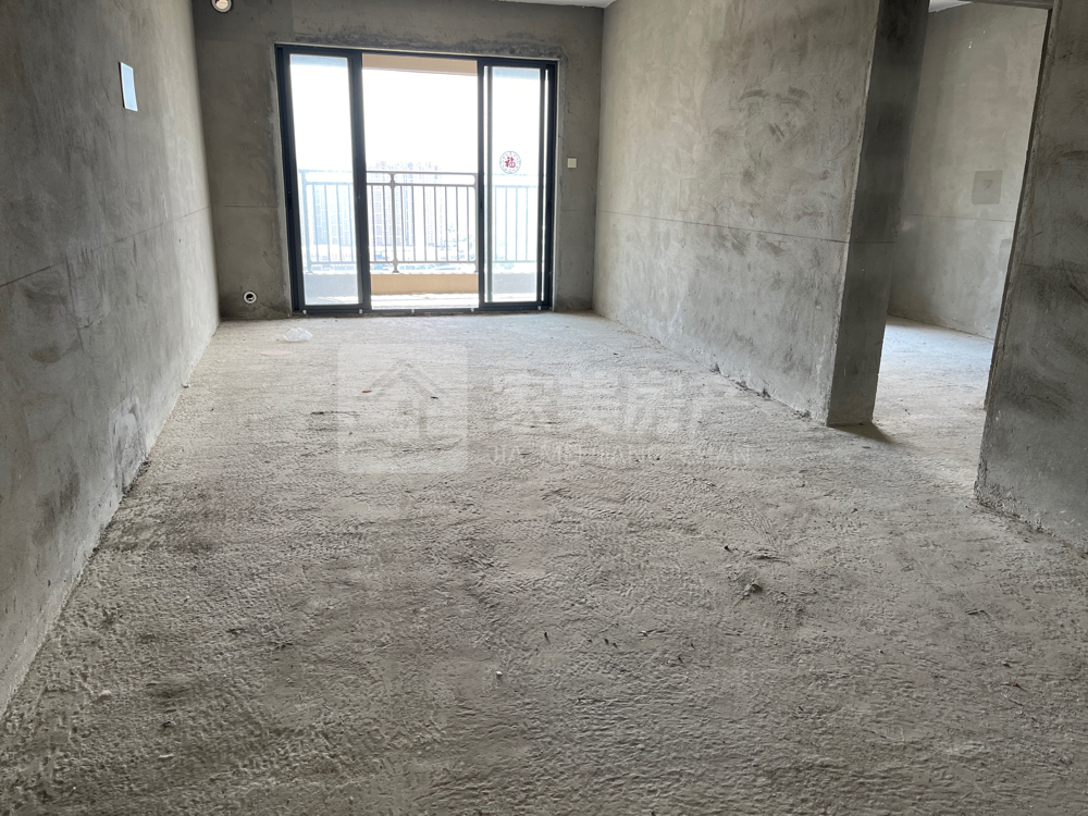 美的明湖 旺中带静 东南向实用三房80万高层非顶楼