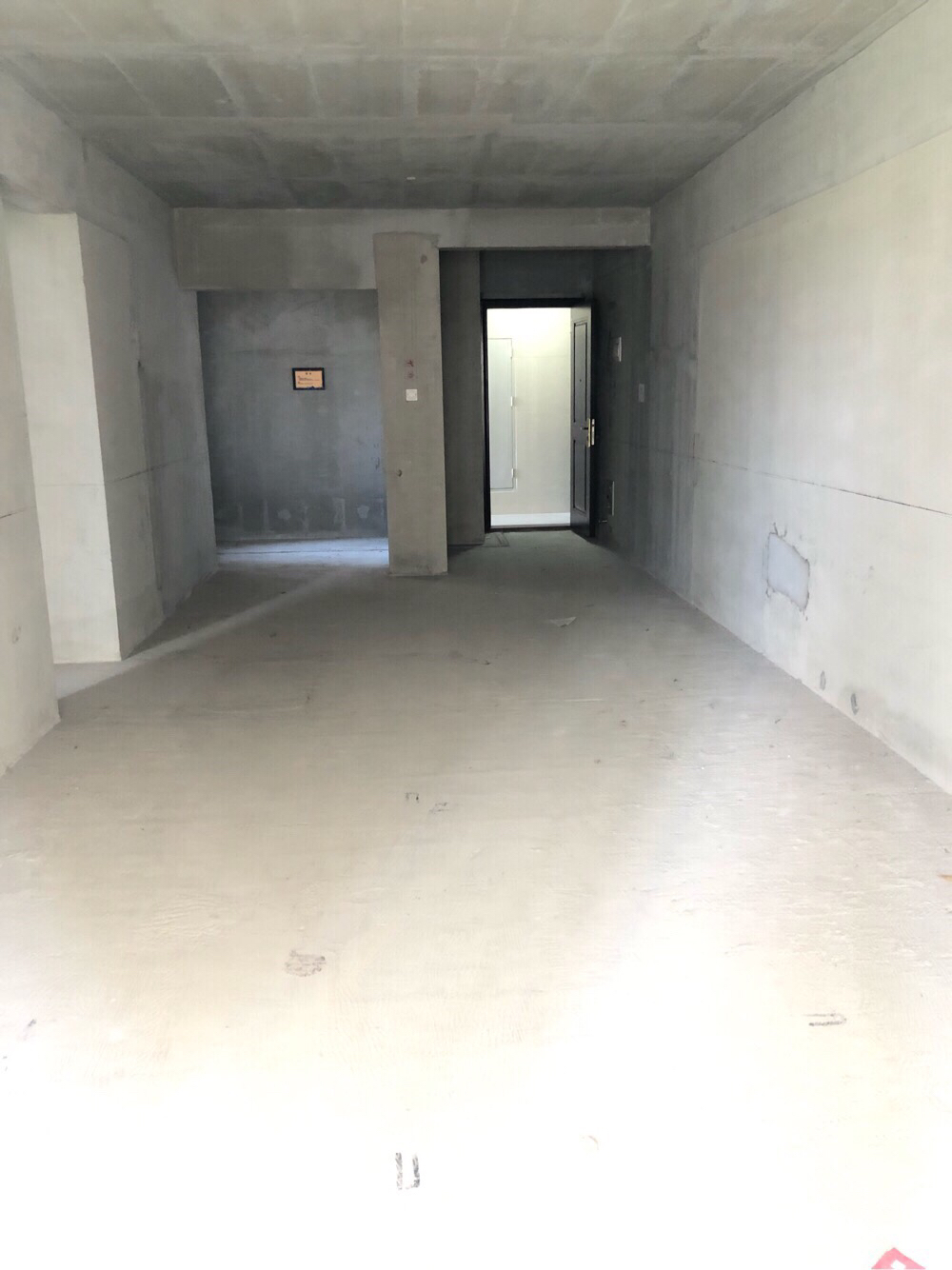 美的明湖 南向毛坯三房 公园钧明城商圈 仅售95万！