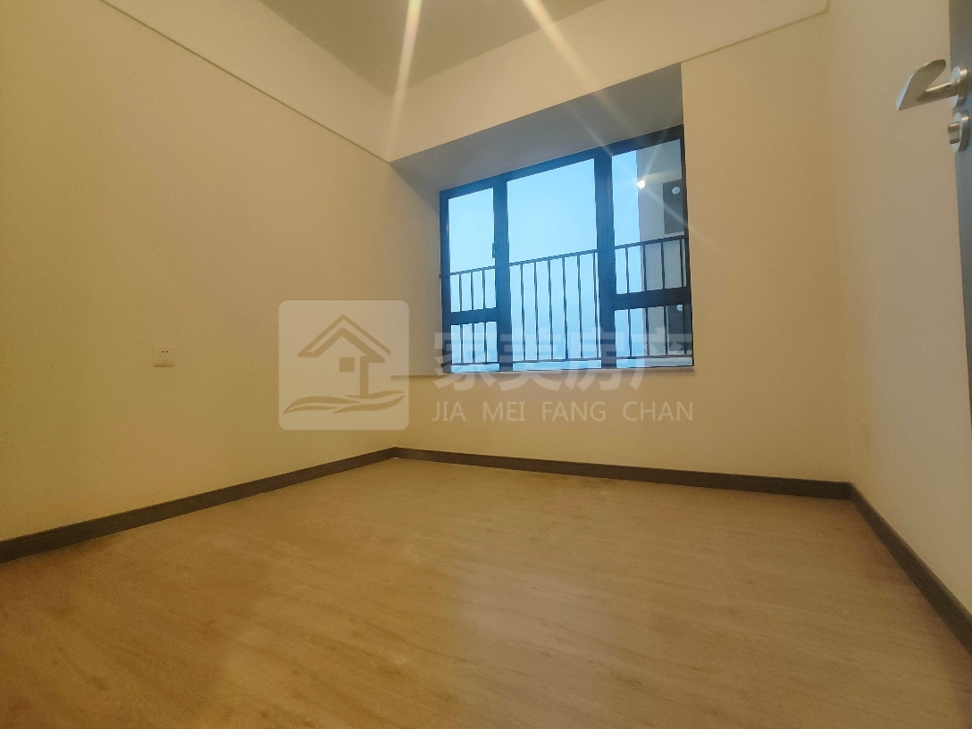 西江新城 - 翡翠西江-南向4房单位 户型周正 大型小区 仅售110万！！！