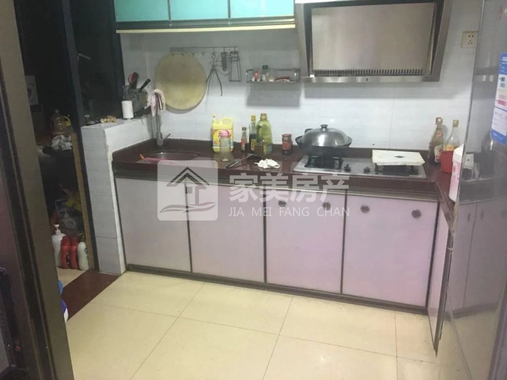 河江秀丽河附近 电梯小区 中间楼层出租 家私电齐全 拎包入住 租金低