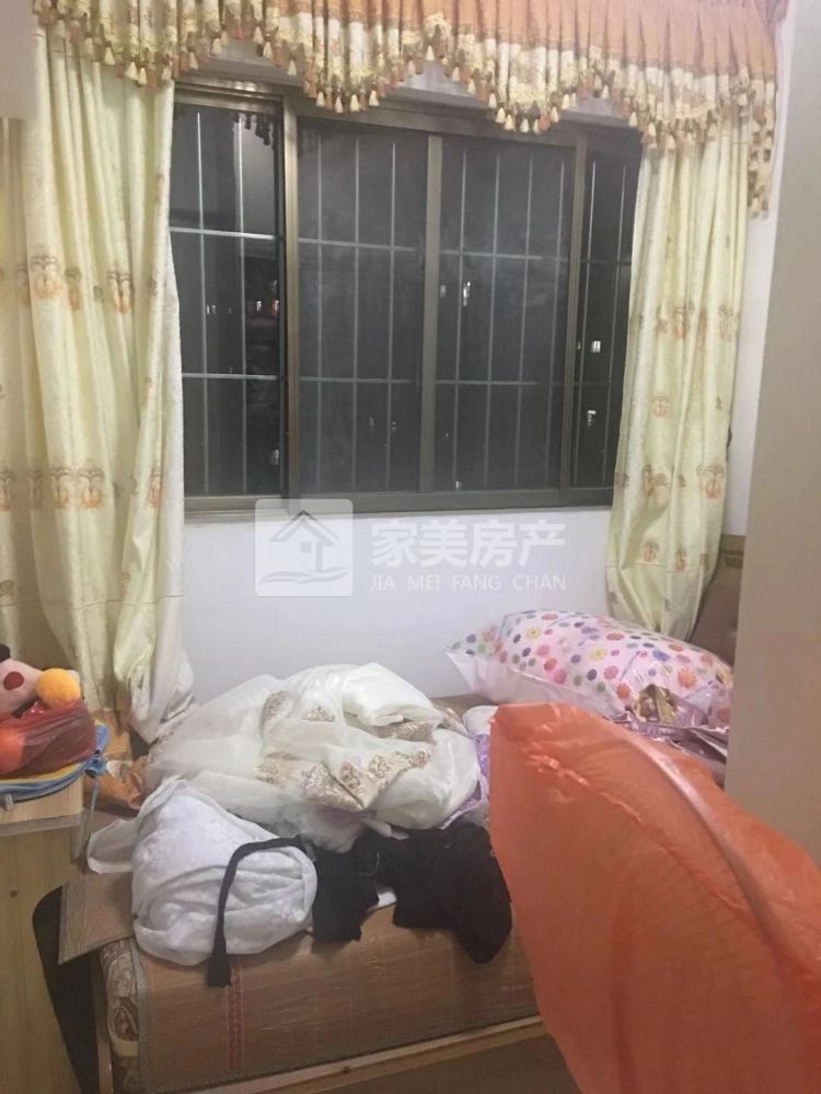 河江秀丽河附近 电梯小区 中间楼层出租 家私电齐全 拎包入住 租金低