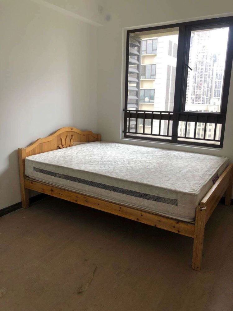 西江新城 万科西江悦，电梯靓楼盘 中层三房出租 家私电齐