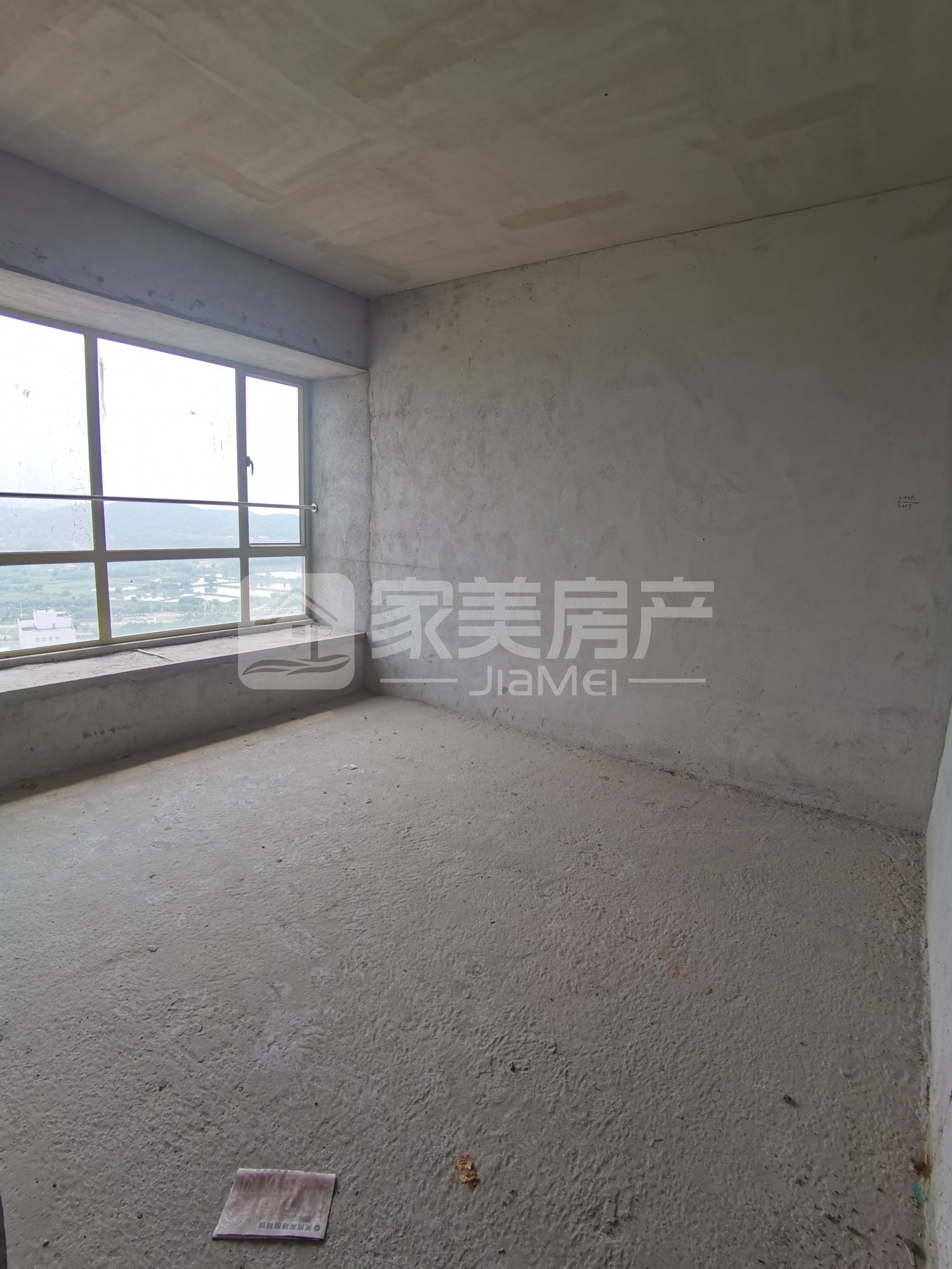 君御海城，电梯靓楼层，南向望智湖，7米大阳台，总价4字头！