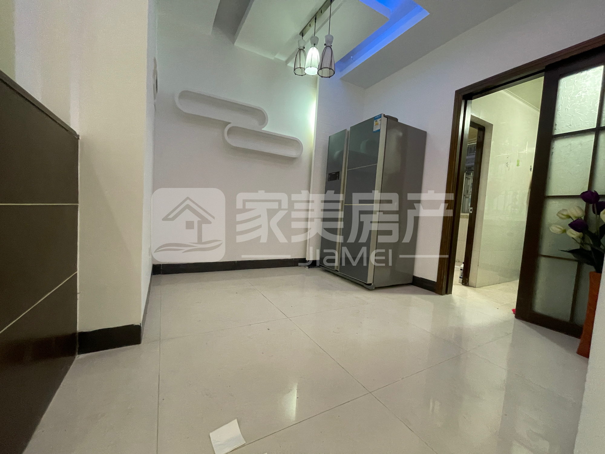 名安市场附近，海华楼，步梯底楼层，装修新净，送全屋家私家电，拎包入住