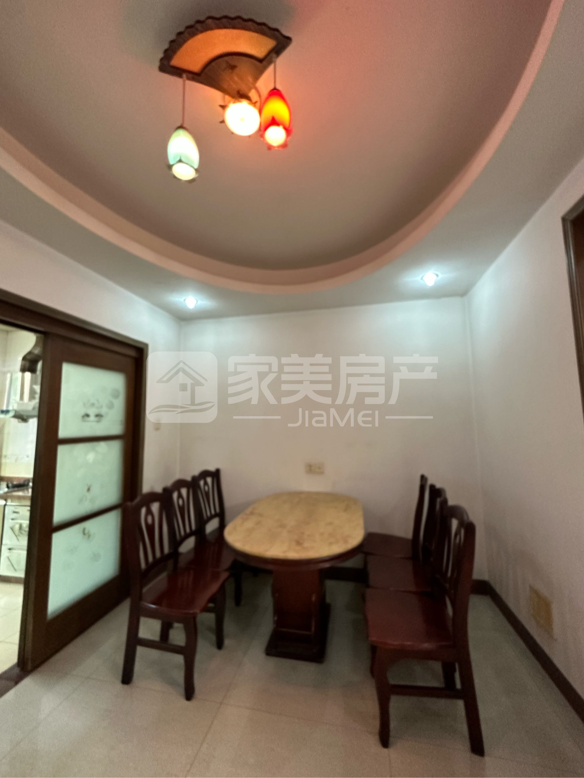 大润发商圈，星辉园，电梯靓楼层，南北对流，单价4字头！