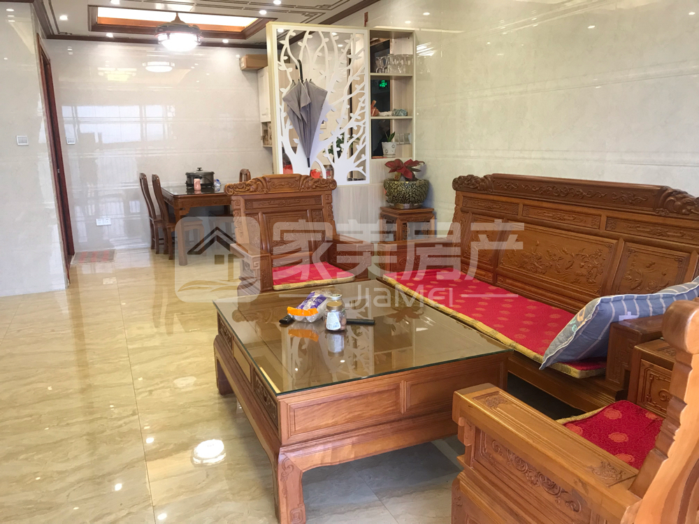 江滨 香格里花园，电梯靓楼层，精装修大3房，送全屋家私家电，单价7字头！