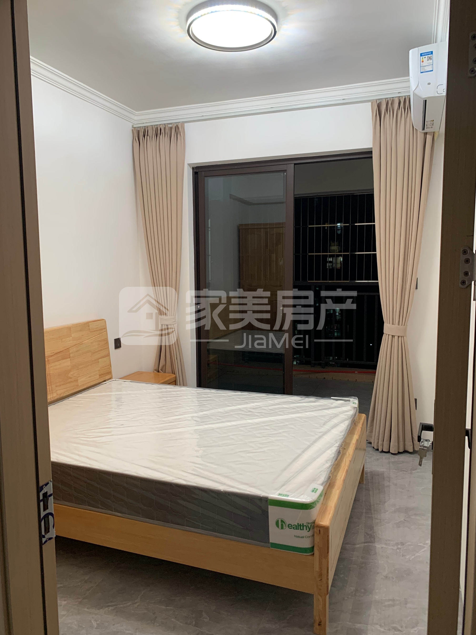 绿色世嘉花园，电梯靓楼层，家私家电齐全，拎包入住