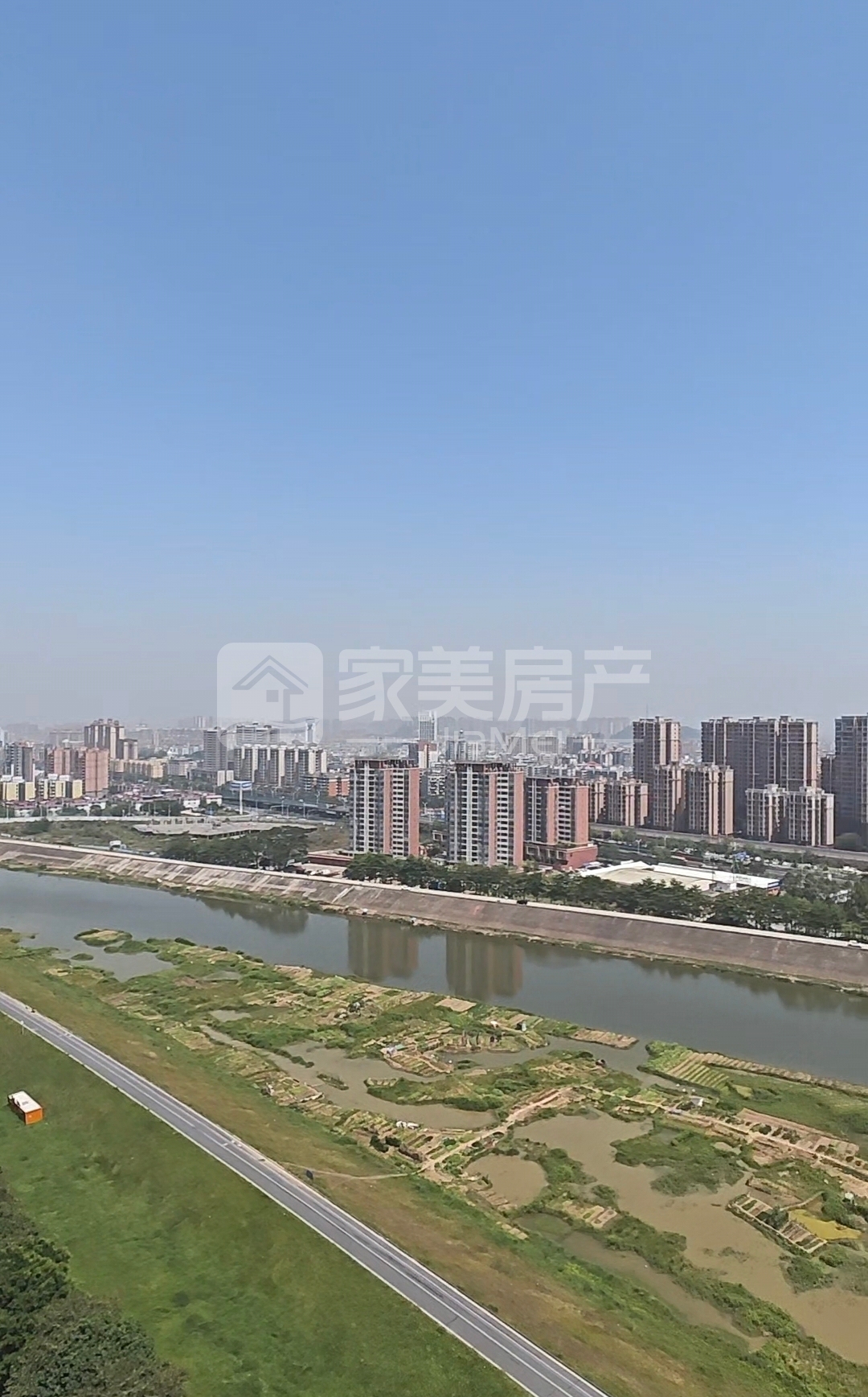碧桂园 翡翠湾，电梯靓楼层，全新精装修4房，南北对流，总价6字头！